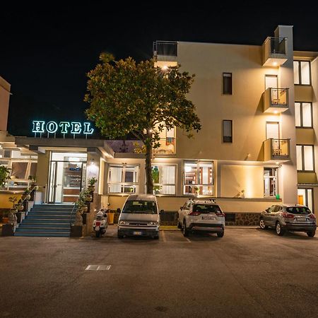 圣彼得酒店 马奥莱 外观 照片